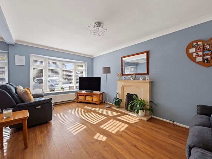 4 Bedroom Detached House For Sale In Viking Way, Pilgrims Hatch, CM15