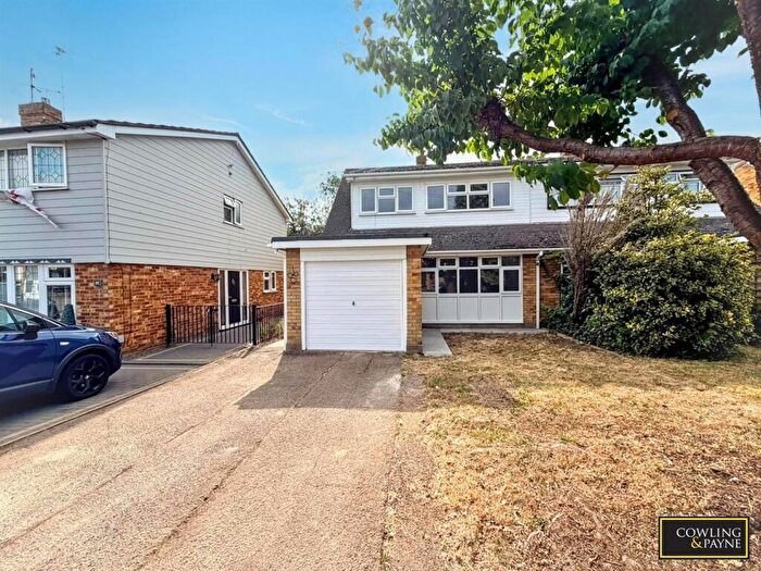 3 Bedroom Semi-Detached House To Rent In Beauchamps Drive, Wickford, Essex, SS11