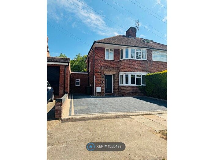 4 Bedroom Semi-Detached House To Rent In Cheyneys Avenue, Edgware, HA8