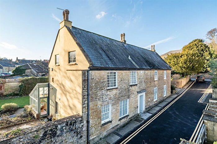 5 Bedroom Semi-Detached House For Sale In Orchard Lane, Crewkerne, TA18