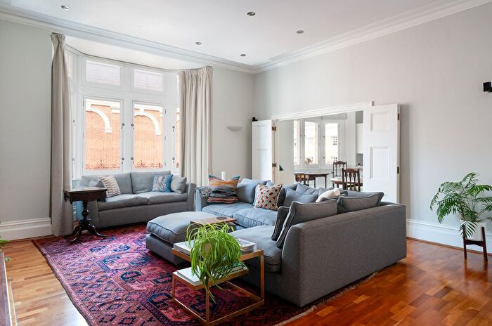 4 Bedroom Flat For Sale In Spanish Place, London, W1U