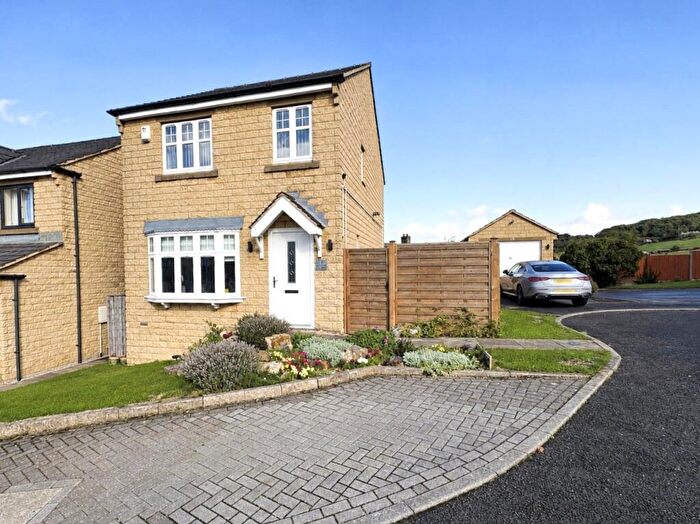 3 Bedroom Detached House For Sale In High Bank Close, Lower Edge, Elland, HX5