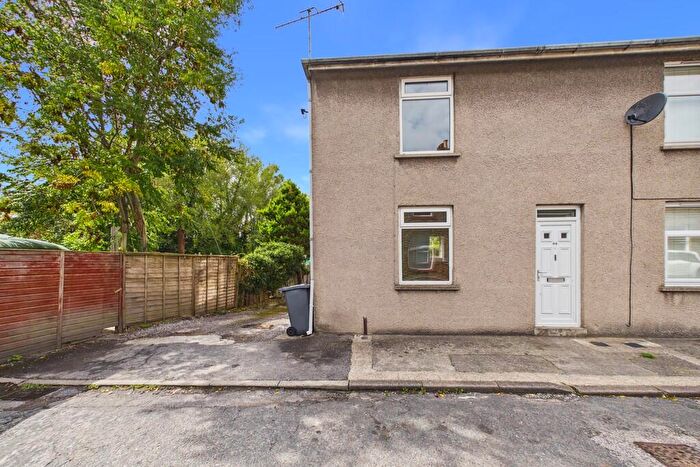 3 Bedroom End Of Terrace House For Sale In Hill Street, Carnforth, Lancashire, LA5