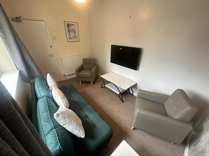 4 Bedroom Semi-Detached House To Rent In Maney Hill Road, Sutton Coldfield, West Midlands, B72