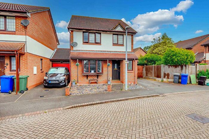 3 Bedroom Terraced House For Sale In Brevet Close, Purfleet-On-Thames, RM19