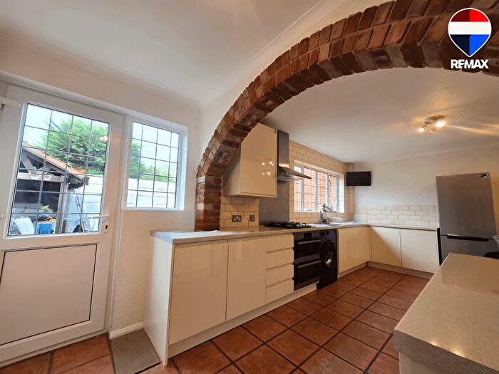 3 Bedroom Terraced House To Rent In Thatches Grove, Chadwell Heath, RM6