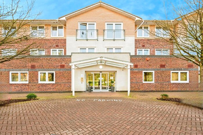 2 Bedroom Flat For Sale In Heyeswood, Haydock, WA11