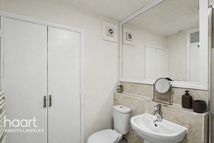 1 Bedroom Flat For Sale In Windsor Close, Hemel Hempstead, HP3