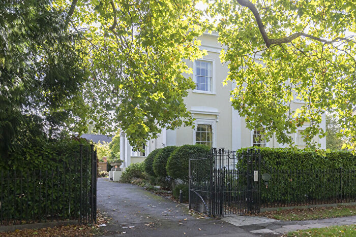 1 Bedroom Flat To Rent In Pittville Lawn, Cheltenham, GL52