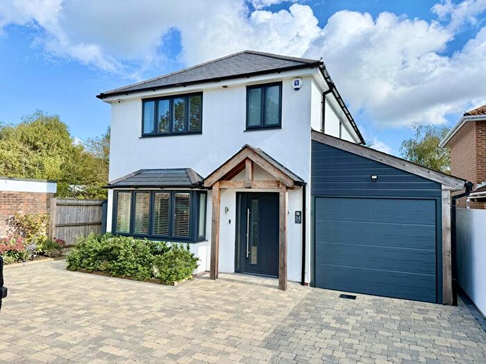 3 Bedroom Detached House For Sale In Chewton Way, Highcliffe On Sea, Christchurch, BH23