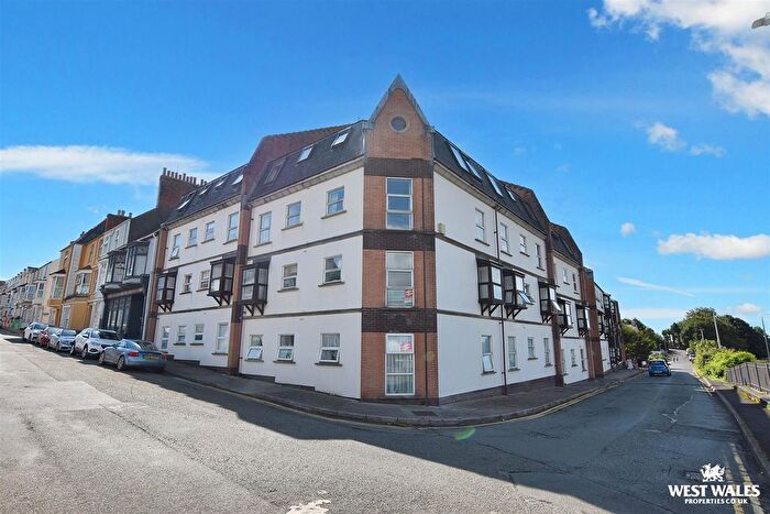 2 Bedroom Flat For Sale In Station Road, Tenby, SA70