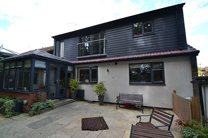 3 Bedroom Semi-Detached House For Sale In Harper Grove, Idle, Bradford, BD10