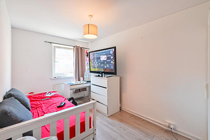 3 Bedroom Flat For Sale In Wager Street, , Bow, London, E3
