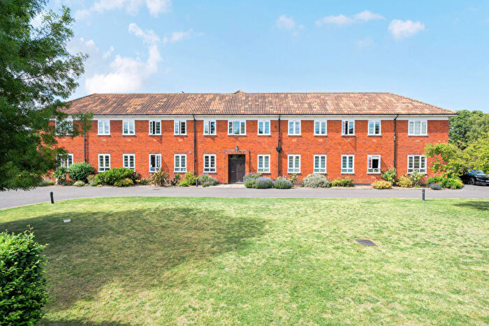 1 Bedroom Flat For Sale In Bakersgate Gardens, Pirbright, Woking, GU24
