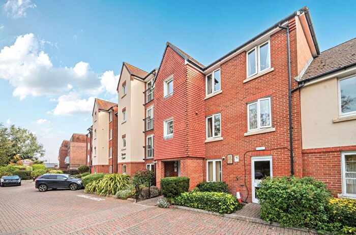 2 Bedroom Flat For Sale In Stockbridge Road, Chichester, PO19