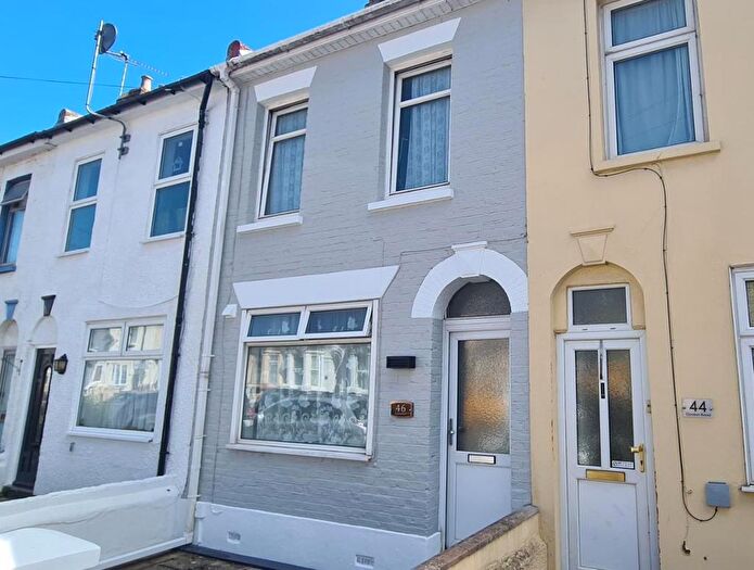 3 Bedroom Terraced House To Rent In Gordon Road, Strood, Kent, ME2