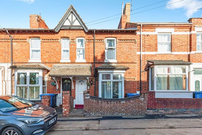 3 Bedroom Terraced House For Sale In Union Street, Kettering, NN16