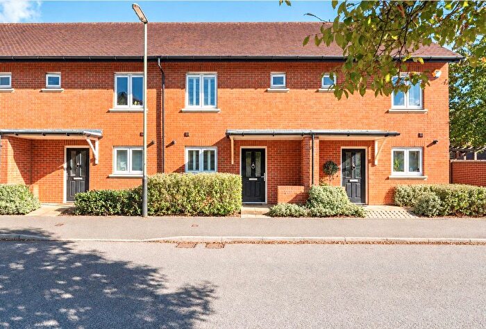 2 Bedroom Terraced House For Sale In Holmesdale Avenue, Redhill, Surrey, RH1
