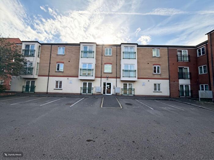 2 Bedroom Flat For Sale In Riverside Drive, Lincoln, LN5