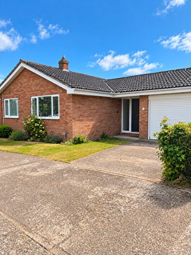 3 Bedroom Bungalow To Rent In Bracken Row, Thurston, IP31