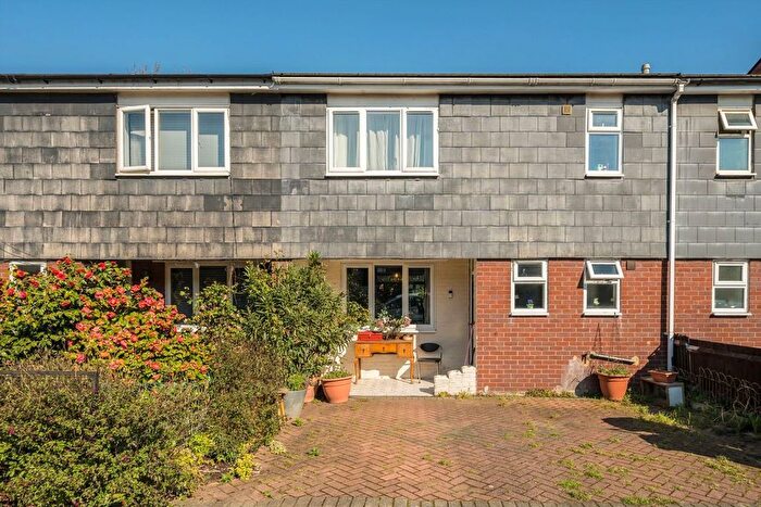 3 Bedroom Property For Sale In Stellman Close, Clapton, E5