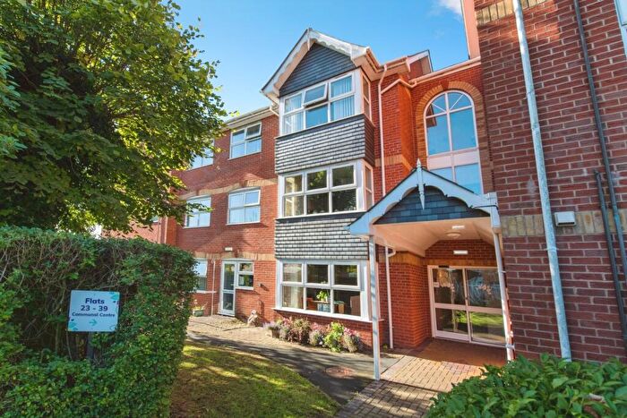 2 Bedroom Flat For Sale In Long Causeway, Exmouth, Devon, EX8
