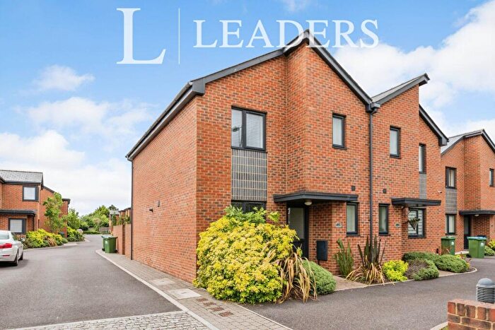3 Bedroom Semi-Detached House To Rent In Portsmouth Road, SO19