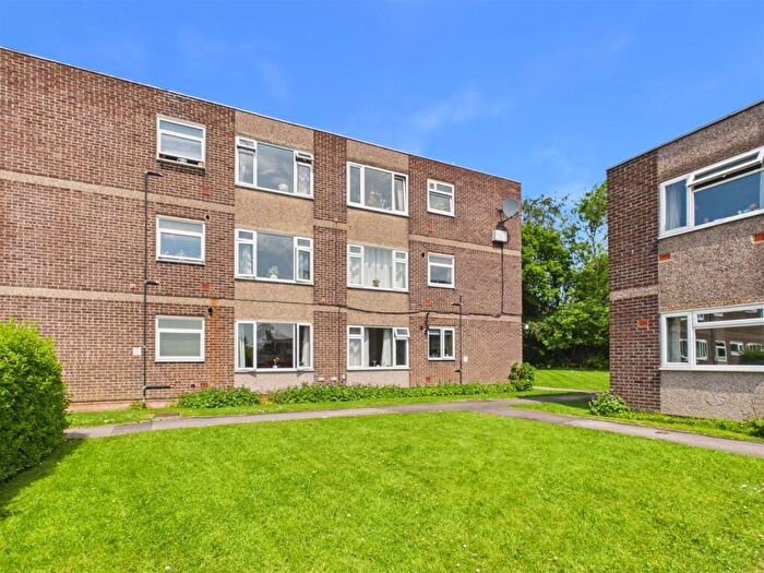 2 Bedroom Flat For Sale In Hallam Grange Close, Fulwood, Sheffield, S10