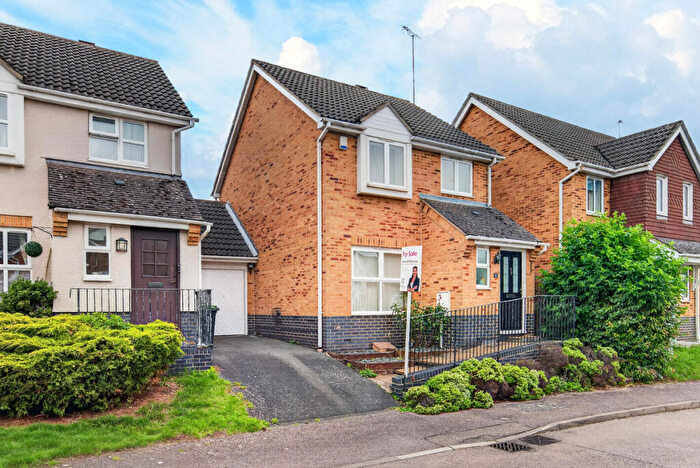 3 Bedroom Link Detached House For Sale In Barnwell Close, Thrapston, NN14