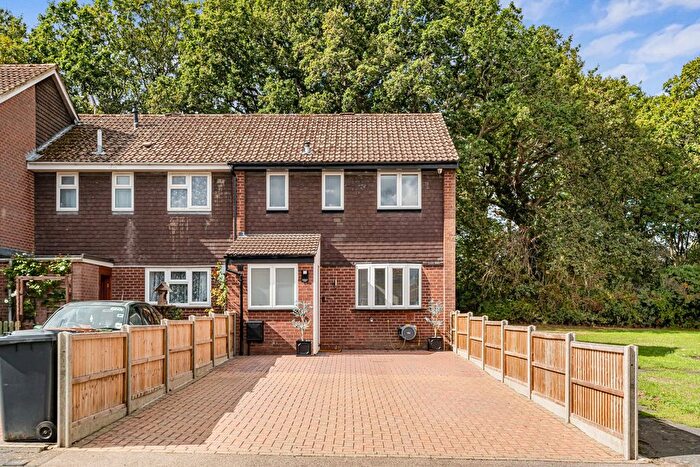 3 Bedroom End Of Terrace House For Sale In Wildfield Close, Wood Street Village, Guildford, Surrey, GU3