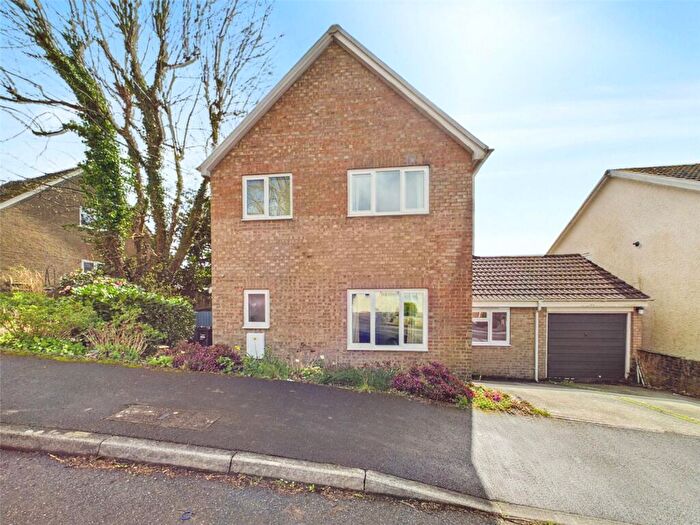 4 Bedroom Link Detached House For Sale In Trevanion Road, Liskeard, PL14