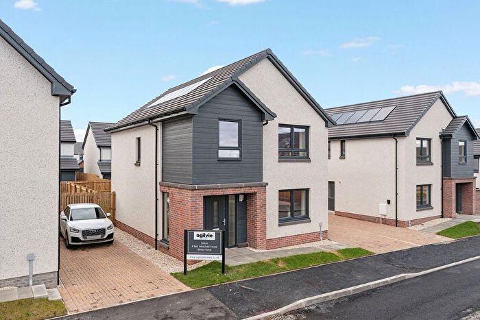 4 Bedroom Detached House For Sale In Royal Oaks, Dunipace, FK6