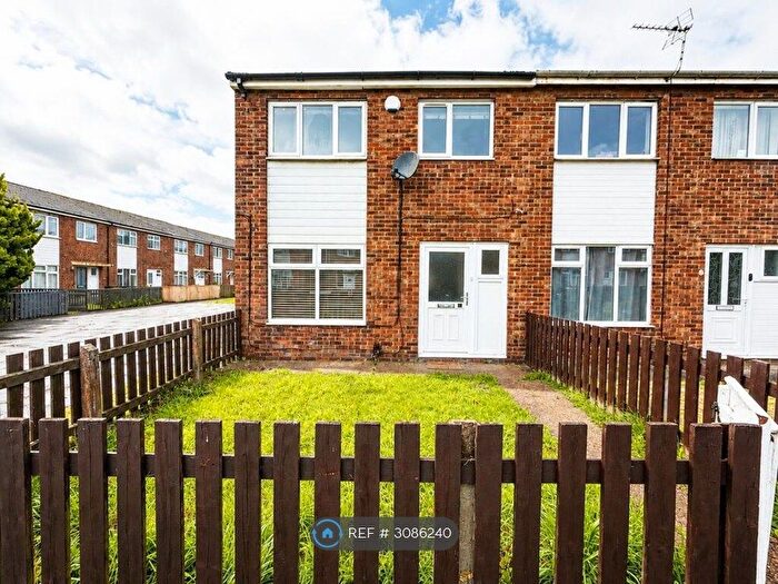 3 Bedroom End Of Terrace House To Rent In Albert Place, Grimsby, DN32