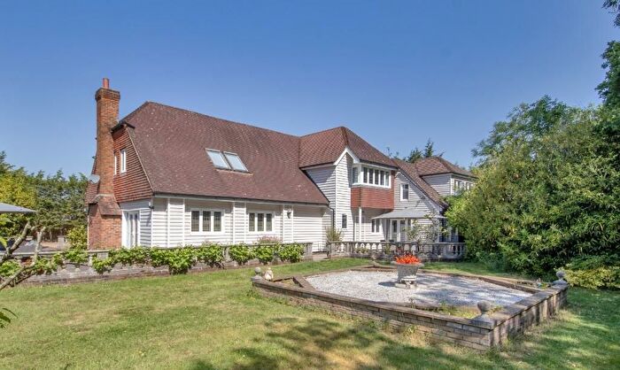 5 Bedroom Detached House For Sale In Tenterden Road, Biddenden, Kent, TN27