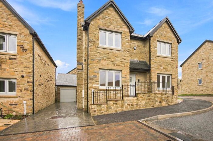 4 Bedroom Detached House To Rent In Meadow Edge Close, Rossendale, BB4