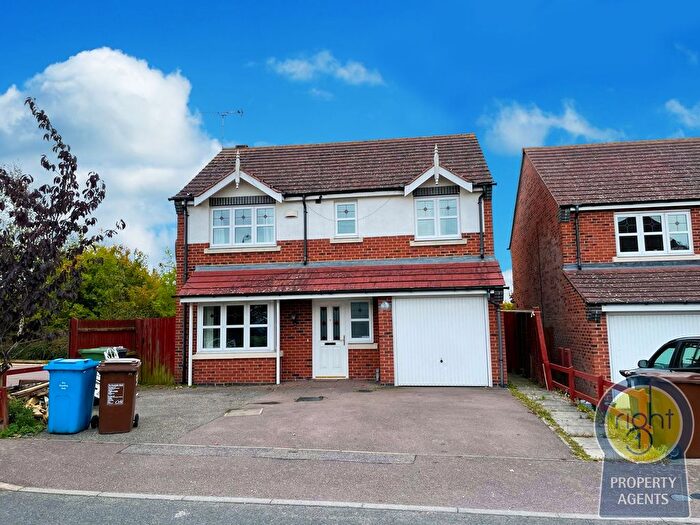 4 Bedroom Detached House To Rent In Flatford Close, Corby, NN18