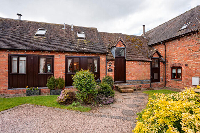 4 Bedroom Barn Conversion For Sale In Sugarbrook Lane Stoke Pound Bromsgrove, Worcestershire, B60