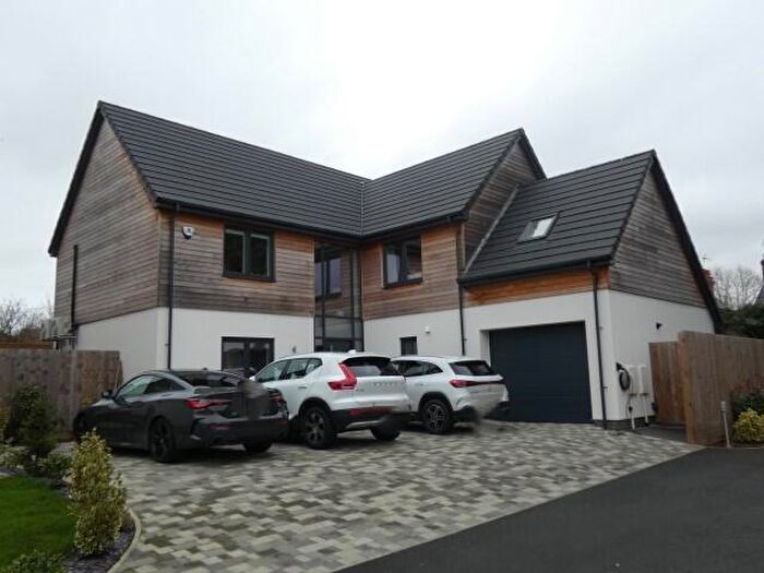4 Bedroom Detached House To Rent In Hayway, Rushden, NN10