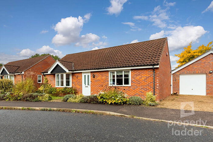 3 Bedroom Detached Bungalow For Sale In Trafford Way, Spixworth, NR10