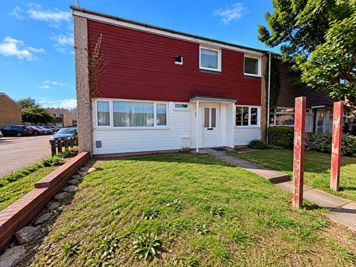 3 Bedroom End Of Terrace House To Rent In Thrales Close, Luton, Bedfordshire, LU3