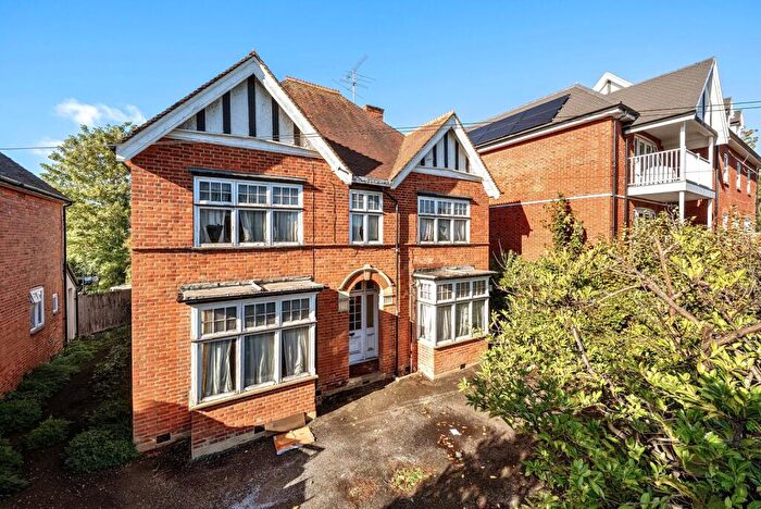 4 Bedroom Detached House For Sale In Claremont Avenue, Woking, Surrey, GU22