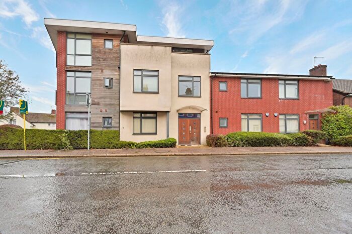 2 Bedroom Flat For Sale In Leavesden Road, Watford, WD24