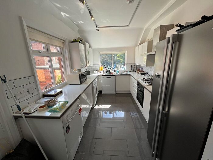 7 Bedroom Semi-Detached House To Rent In St. Chads Drive, Headingley, Leeds, West Yorkshire, LS6
