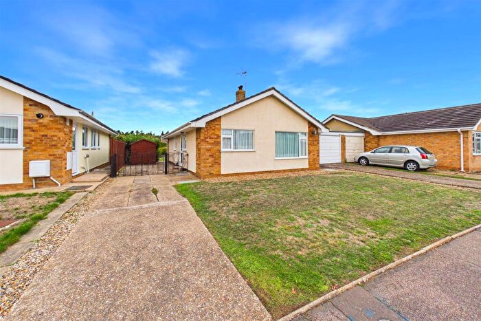 3 Bedroom Detached Bungalow For Sale In Maltings Drive, Harleston, IP20