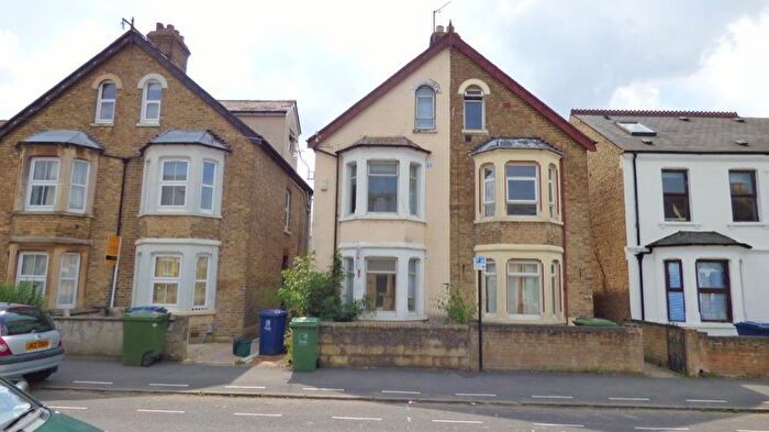 6 Bedroom House To Rent In Hurst Street, Cowley. Oxford, OX4
