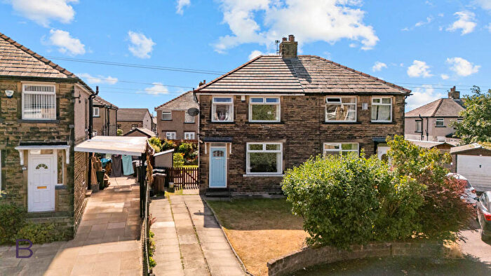 3 Bedroom Semi-Detached House For Sale In Eltham Grove, Wibsey, Bradford, ., BD6