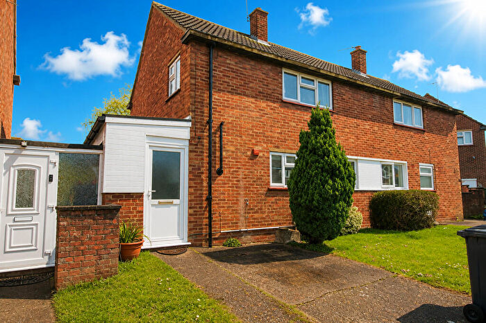 4 Bedroom Semi-Detached House To Rent In Homestall Rd., GU2