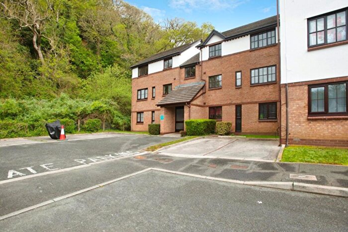 2 Bedroom Flat For Sale In Crabtree Close, Plymouth, Devon, PL3