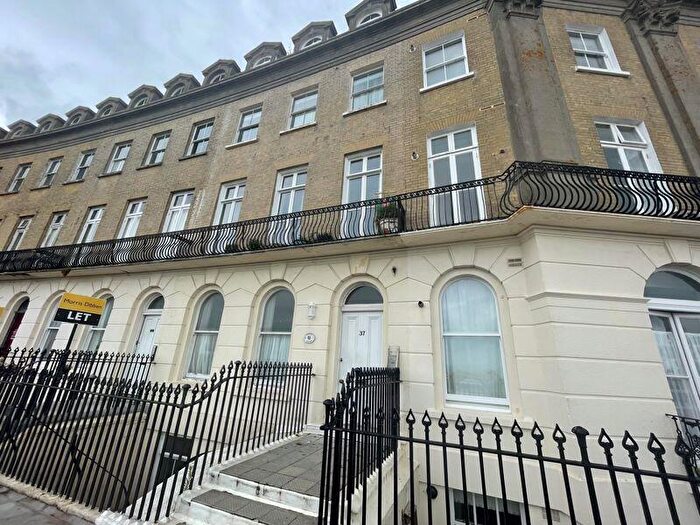 1 Bedroom Flat To Rent In Sea Front, Hayling Island, PO11