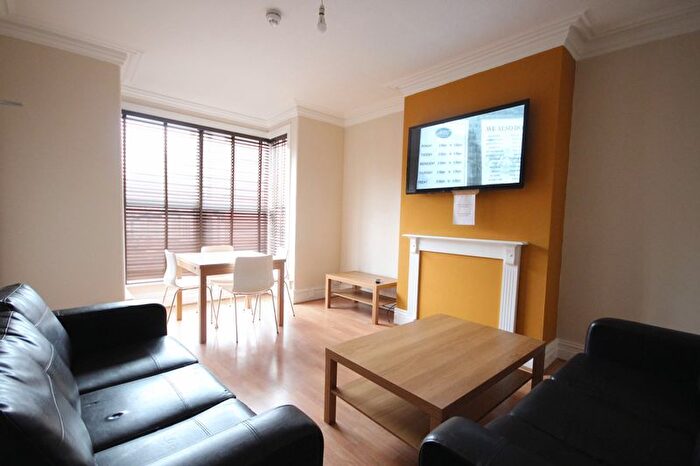 4 Bedroom Terraced House To Rent In Trelawn Terrace, Headingley, Leeds, West Yorkshire, LS6